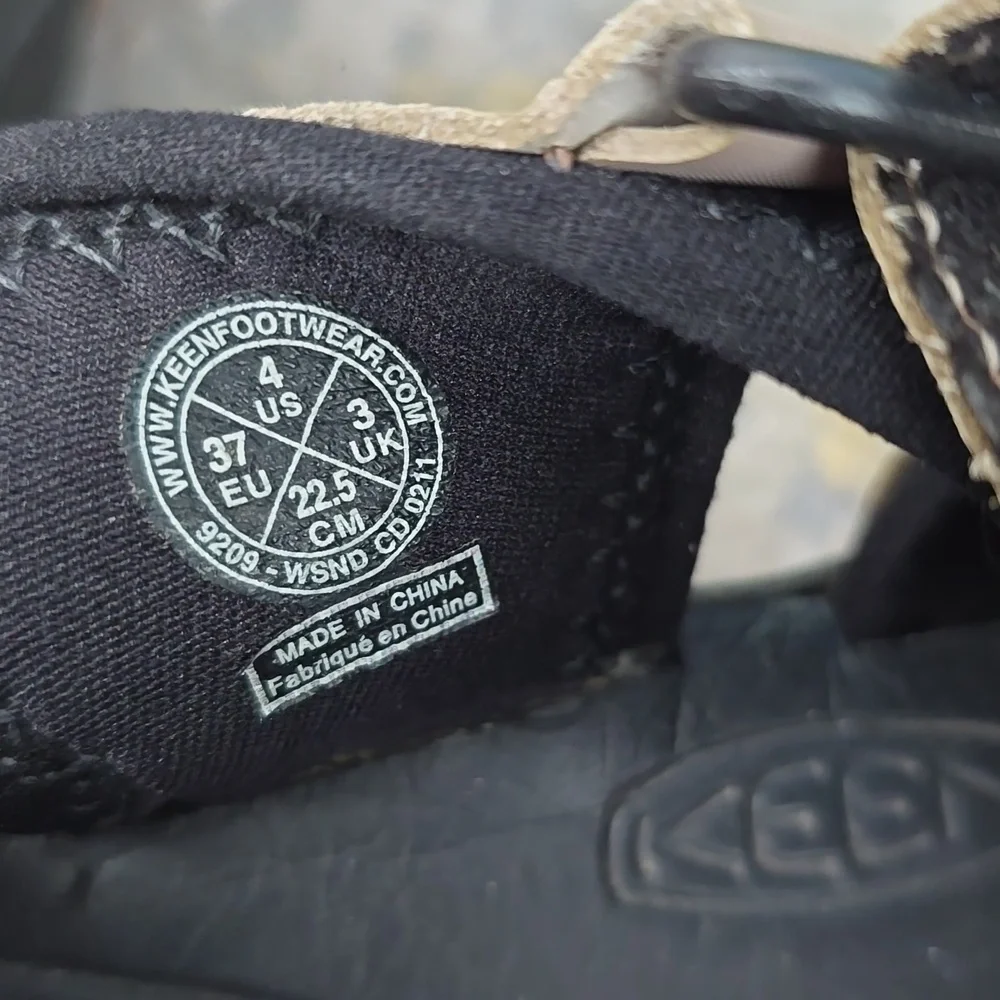 Keen Newport H2 Sandals - YOUTH Size 4 - Picture 10 of 15